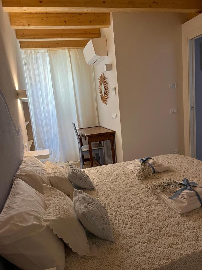 La Piccola Casa Al Lago - Intera Casa Con 3 Camere E 2 Box Salò Εξωτερικό φωτογραφία