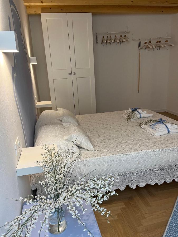 La Piccola Casa Al Lago - Intera Casa Con 3 Camere E 2 Box Salò Εξωτερικό φωτογραφία