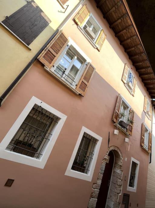 La Piccola Casa Al Lago - Intera Casa Con 3 Camere E 2 Box Salò Εξωτερικό φωτογραφία