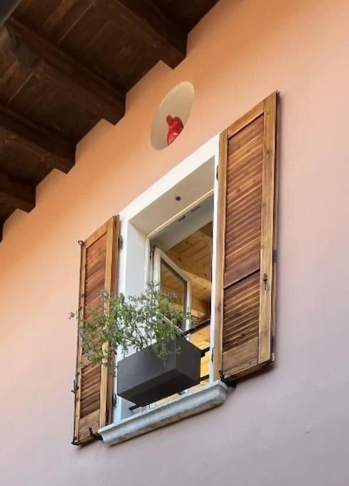 La Piccola Casa Al Lago - Intera Casa Con 3 Camere E 2 Box Salò Εξωτερικό φωτογραφία